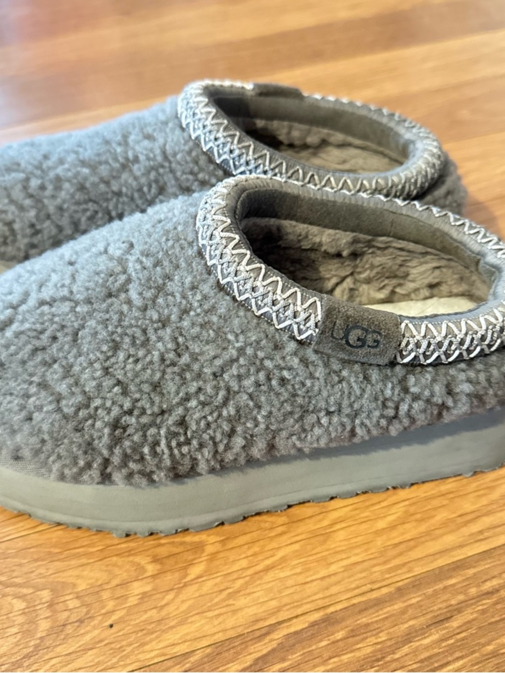UGG Tazz Platform Maxi Curly Gray Sherpa Slip-On Clog Slippers - Picture 2 of 3